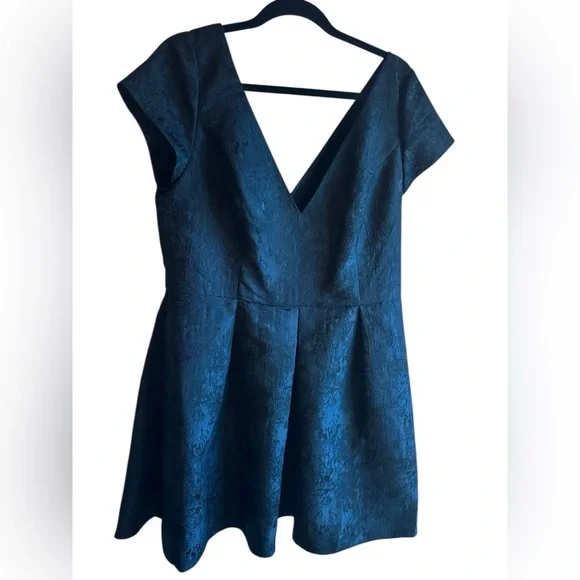 DB Studio Elegant jacquard Black Dress size 16 - Picture 3 of 9